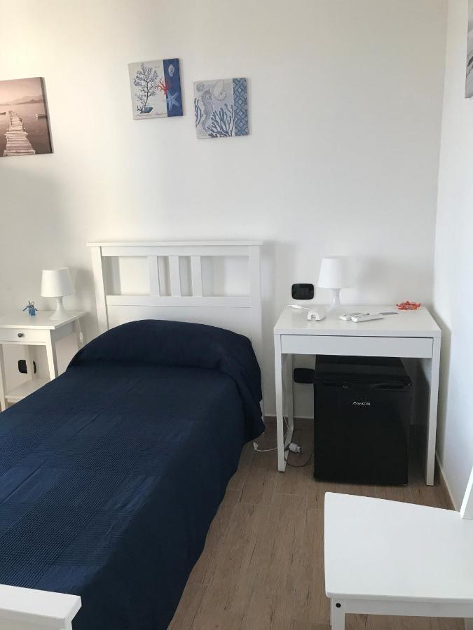 L'Oasi Di Giorgia Bed & Breakfast Читадела дел Капо Екстериор снимка