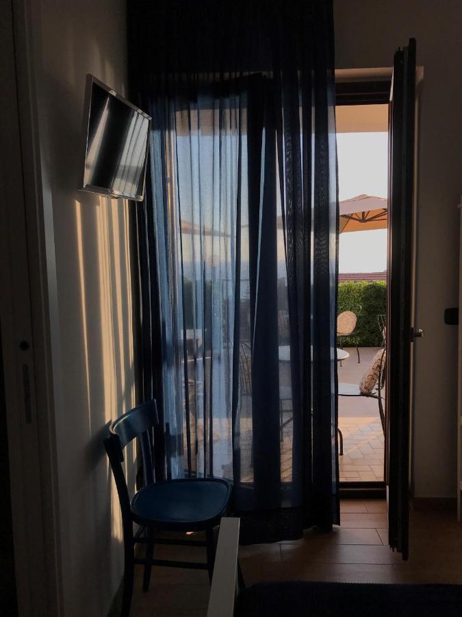 L'Oasi Di Giorgia Bed & Breakfast Читадела дел Капо Екстериор снимка
