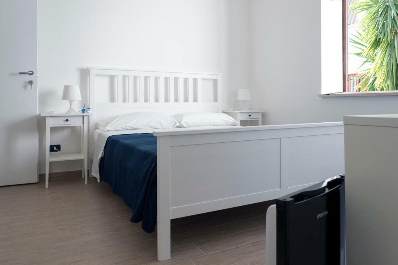 L'Oasi Di Giorgia Bed & Breakfast Читадела дел Капо Екстериор снимка